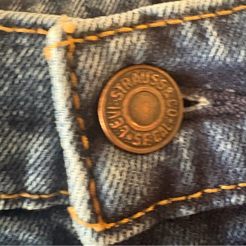 Levi's 505, Straight leg Blue Jeans Men’s Size 34x32 fit a little smaller. - Picture 7 of 15